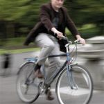 Spap_pakt_vort_de_fiets_Medium